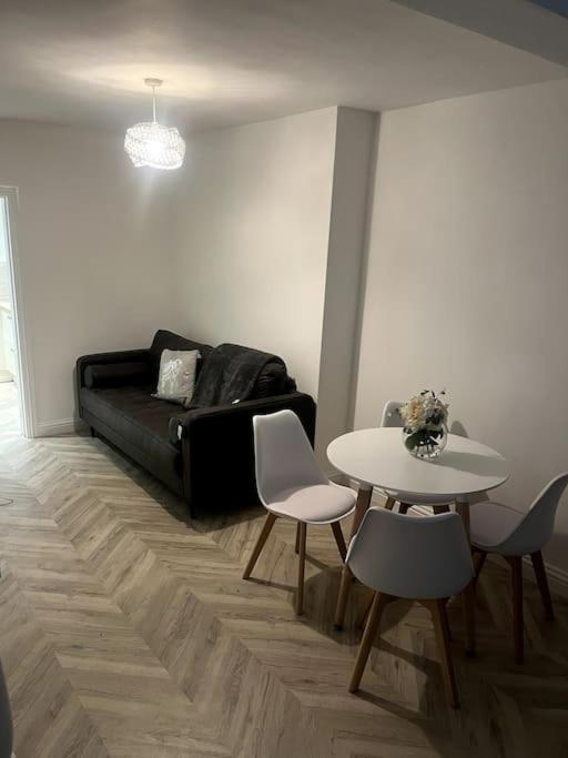 Modern Welsh Cottage Porth  Buitenkant foto