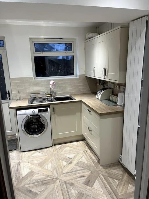 Modern Welsh Cottage Porth  Buitenkant foto